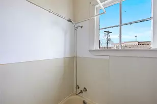 1524 Mechanic St, Galveston, TX 77550 - Photo 15