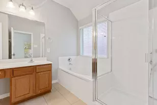14 N Queenscliff Cir, The Woodlands, TX 77382 - Photo 9