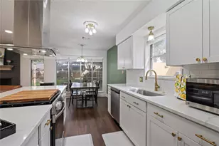 5110 Tashkent Dr, Friendswood, TX 77546 - Photo 13