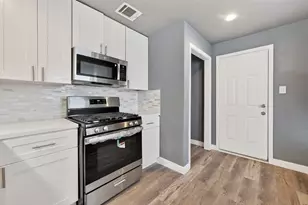 1420 E 34th St, Houston, TX 77022 - Photo 5