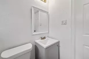 1420 E 34th St, Houston, TX 77022 - Photo 11