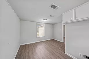 1706 California St, Baytown, TX 77520 - Photo 7