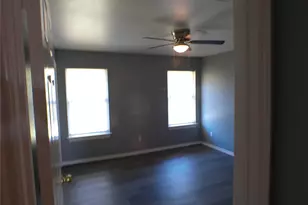 10133 Teneha Dr, Houston, TX 77033 - Photo 11