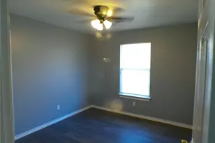 10133 Teneha Dr, Houston, TX 77033 - Photo 15