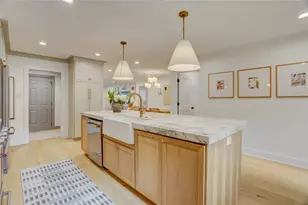 1067 W 42nd St, Houston, TX 77018 - Photo 5