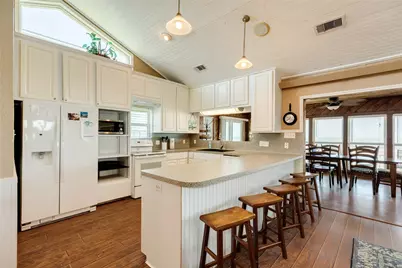 16639 Jamaica Beach Road, Jamaica Beach, TX 77554 - Photo 7