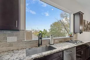 209 Burr St, Houston, TX 77011 - Photo 11