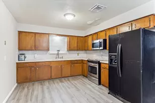 7602 Highland Rd, Santa Fe, TX 77517 - Photo 9