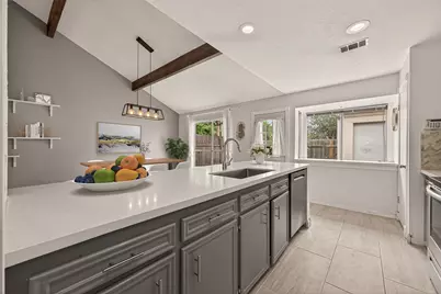 9118 Wilcrest Drive #9118, Houston, TX 77099 - Photo 7