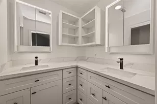 9118 Wilcrest Dr, Houston, TX 77099 - Photo 13