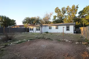 327 W Mulberry St, Fredericksburg, TX 78624 - Photo 21