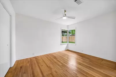 2203 Bron Holly Drive, Houston, TX 77018 - Photo 9