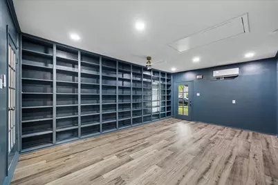 2203 Bron Holly Drive, Houston, TX 77018 - Photo 7