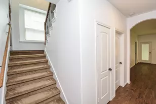 18 Cheswood Manor Drive, The Woodlands, TX 77382 - Photo 5