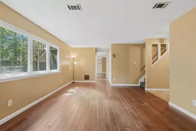 5 W Bigelow Oak Court, The Woodlands, TX 77381 - Photo 5