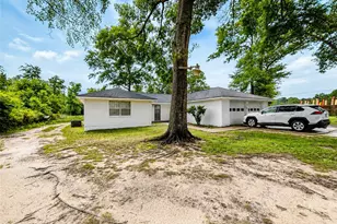 214 Mills Dr, Livingston, TX 77351 - Photo 3