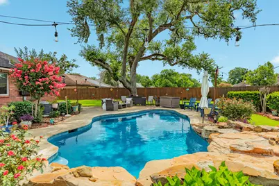 52 Chesswood Court, Lake Jackson, TX 77566 - Photo 9