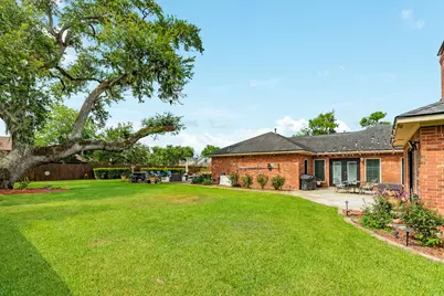 52 Chesswood Court, Lake Jackson, TX 77566 - Photo 7