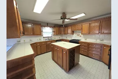308 Echo Lane, Livingston, TX 77351 - Photo 17