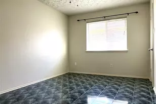 3710 Embarcadero Dr, Houston, TX 77082 - Photo 9