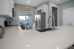 985b Gulf Rd, Crystal Beach, TX 77650 - Photo 9