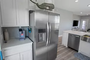 985b Gulf Rd, Crystal Beach, TX 77650 - Photo 7