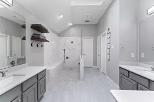 23 S Manorcliff Pl, The Woodlands, TX 77382 - Photo 33