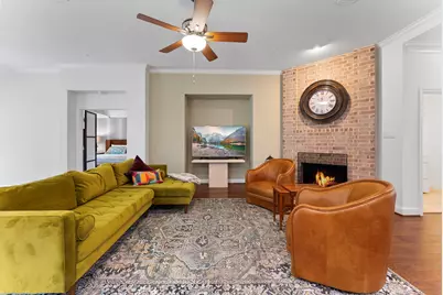 23 S Manorcliff Place, The Woodlands, TX 77382 - Photo 11
