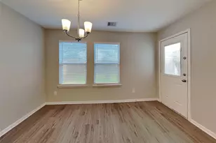 9909 Climbing Tree St, Conroe, TX 77385 - Photo 5