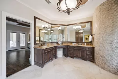 422 Faust Lane, Houston, TX 77024 - Photo 35