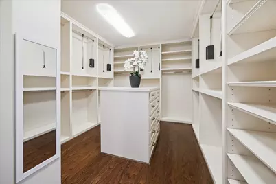 422 Faust Lane, Houston, TX 77024 - Photo 37