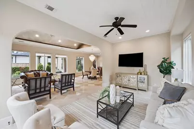 422 Faust Lane, Houston, TX 77024 - Photo 17