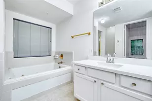 14507 Circlewood Way, Houston, TX 77062 - Photo 33