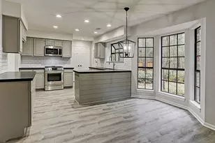 2 Eagle Rock Pl, The Woodlands, TX 77381 - Photo 1