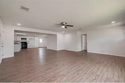 4702 Majestic Street, Houston, TX 77026 - Photo 5