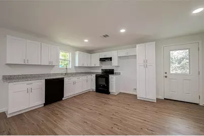 4702 Majestic Street, Houston, TX 77026 - Photo 7