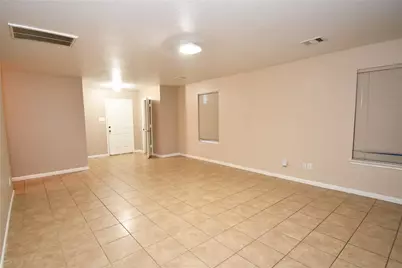 6618 Hawthorne Falls Lane, Houston, TX 77049 - Photo 9