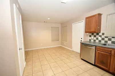 6618 Hawthorne Falls Lane, Houston, TX 77049 - Photo 5