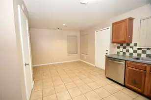 6618 Hawthorne Falls Ln, Houston, TX 77049 - Photo 5