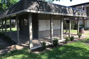 12633 Memorial Dr, Houston, TX 77024 - Photo 17