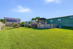 546 5th St, Dickinson, TX 77539 - Photo 29