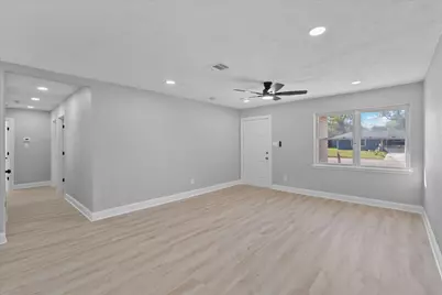 5531 Elm Tree Drive, Houston, TX 77048 - Photo 11