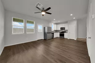 2542 Steelhead Dr, Conroe, TX 77384 - Photo 3