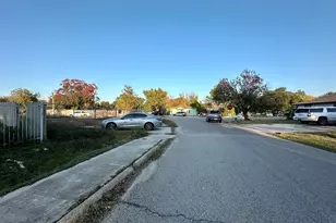 5739 Sweetbriar St, Houston, TX 77017 - Photo 3