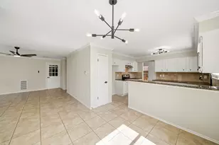 12346 Misty Laurel Dr, Houston, TX 77014 - Photo 5