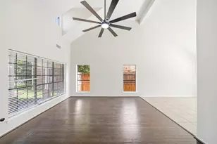 12346 Misty Laurel Dr, Houston, TX 77014 - Photo 17