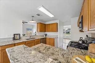 1105 Camelot Ln, Pearland, TX 77581 - Photo 9