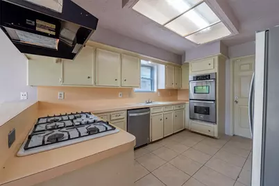 1915 Mustang Springs Drive, Missouri City, TX 77459 - Photo 15