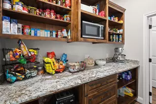 1205 N Ave G, Shiner, TX 77984 - Photo 19