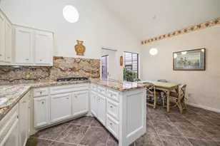 9612 Bayou Brook St, Houston, TX 77063 - Photo 11